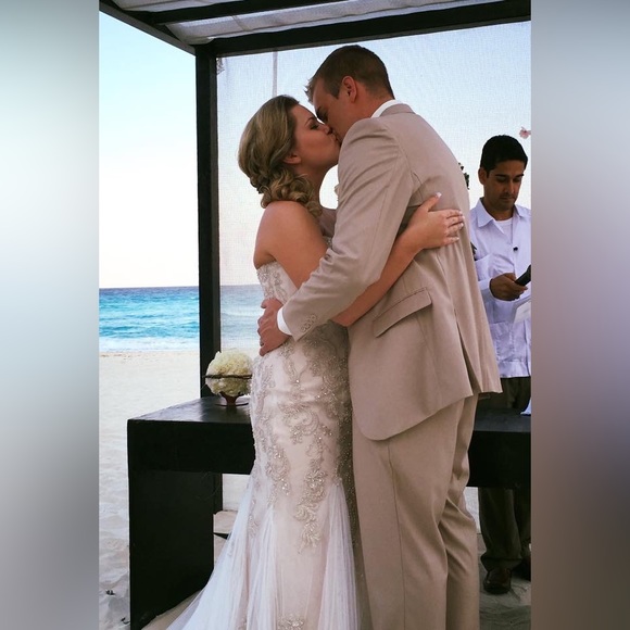 Meet your Posher, Kayla - Picture 4 of 6